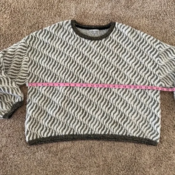 OLIVER BONAS Wavy Tinsel Metallic Knitted Jumper Sweater 
Sz US 14 or Large - Picture 12 of 12